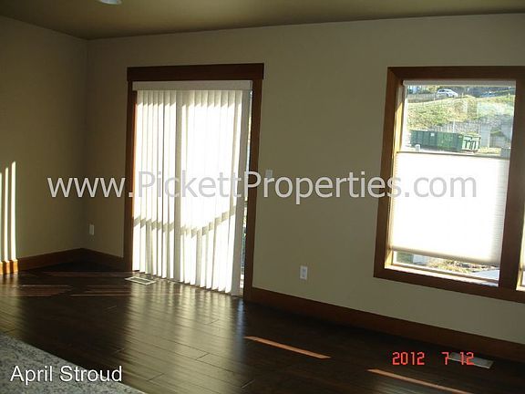 5th image of 2524 Waterside Ln