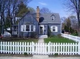 616 N President St, Wheaton, IL 60187