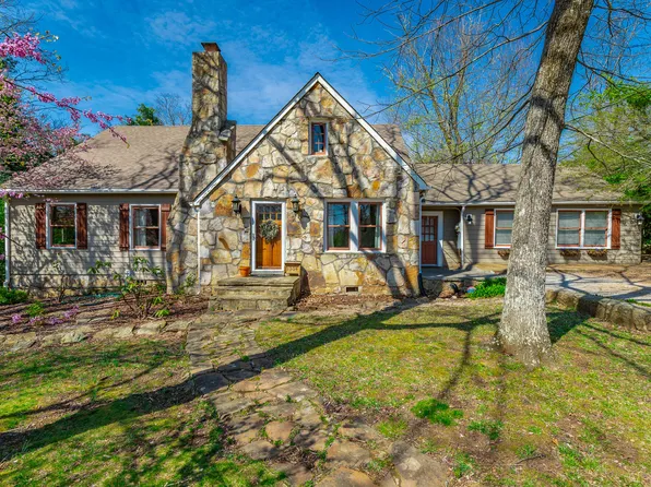 1304 Aladdin Rd, Lookout Mountain, GA 30750