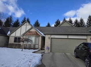 15437 Pebble Pointe Dr, Clinton Township, MI
