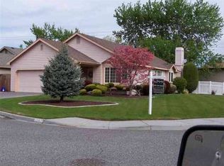 8102 W Clearwater Pl, Kennewick, WA