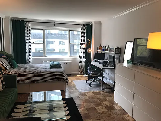 Sold by LG Fairmont Group | media 1