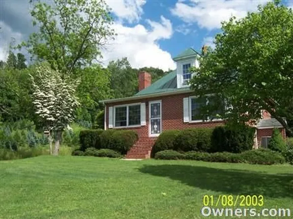 398 Duncans Chapel Rd NW, Willis, VA 24380