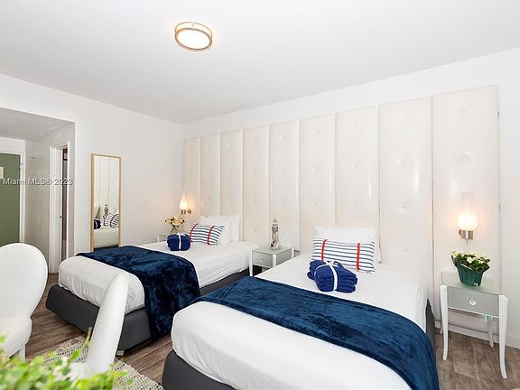 5th image of 6760 Collins Ave #4