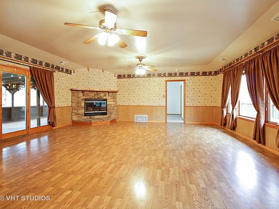 3rd image of 17311 Lockwood Ave