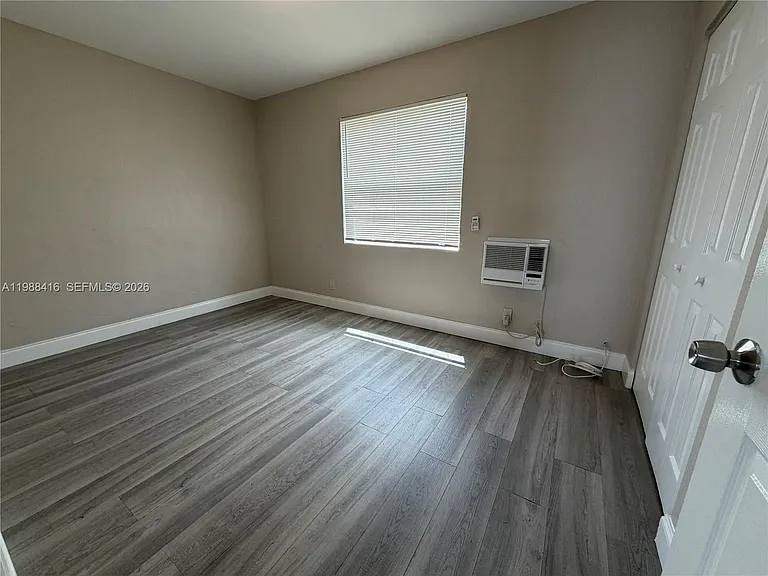 Pierce St — Photo 10