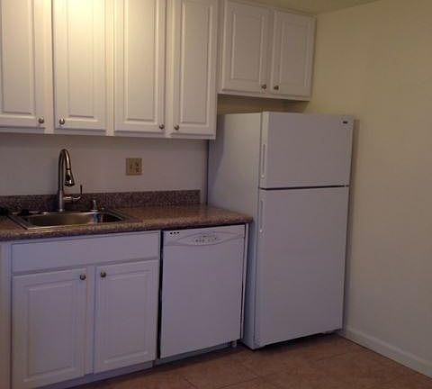 3rd image of 2117 22nd St APT 03