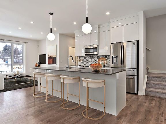 3rd image of 3-2615 12th Ave SE #3