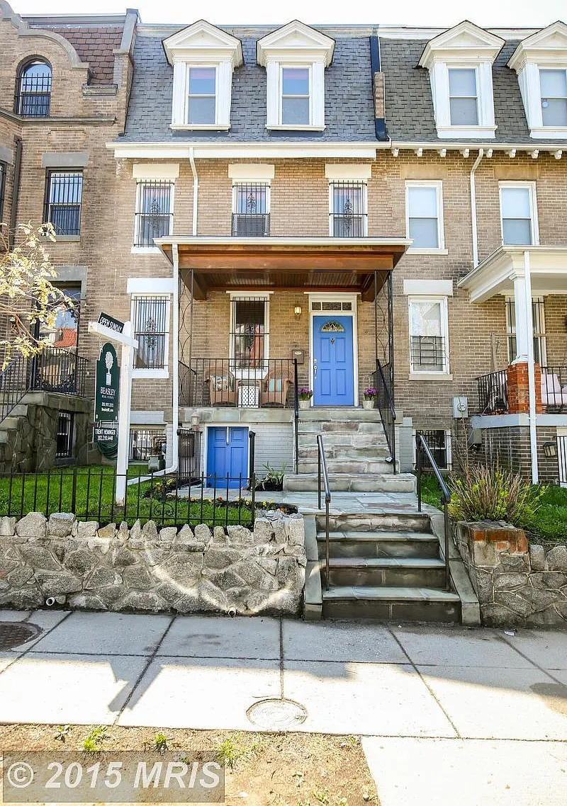 5 bed, 2.5 bath, 2409 sqft, $5,250 — Photo 1