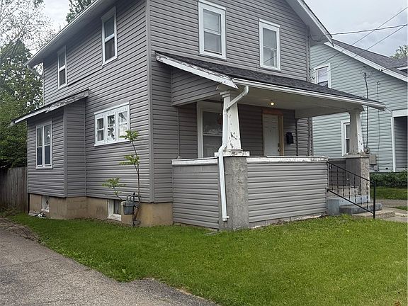 3rd image of 106 S Fostoria Ave