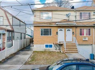 16425 109th Rd, Jamaica, NY 11433