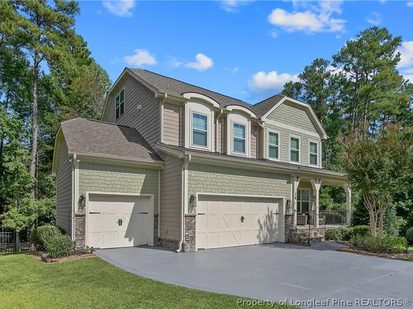 16 Spring Pond Ln, Spring Lake, NC 28390