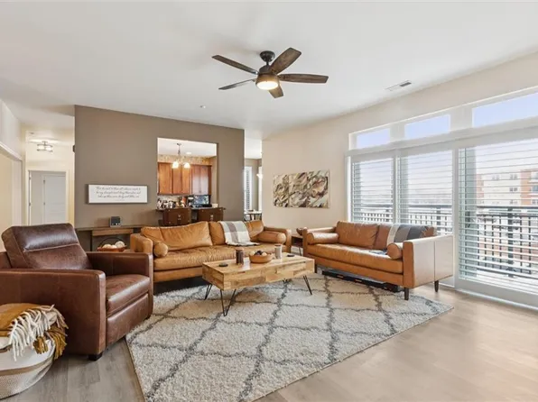 670 Town Center Dr Unit 207, Newport News, VA 23606