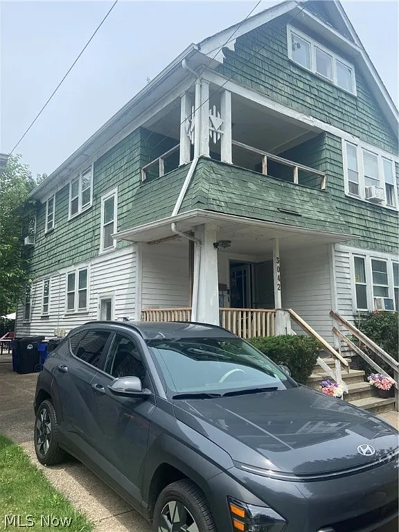 3042 W 116th St photo 1