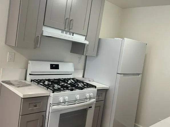 Camarillo Apartments, 10222 Camarillo St APT 111, Toluca Lake, CA 91602