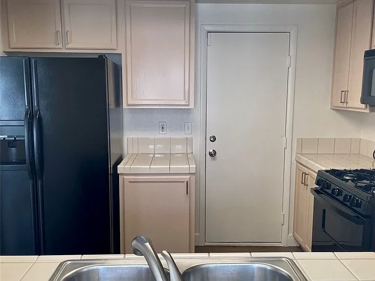 10232 Grecian Laurel Ct — Photo 8