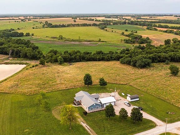 2nd image of 33117 SE 800th Rd