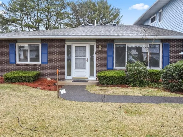 71 Fox Ridge Cres, Warwick, RI 02886