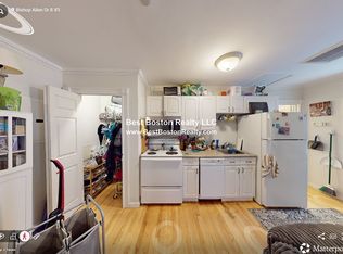 8 Bishop Allen Dr APT 3, Cambridge, MA 02139