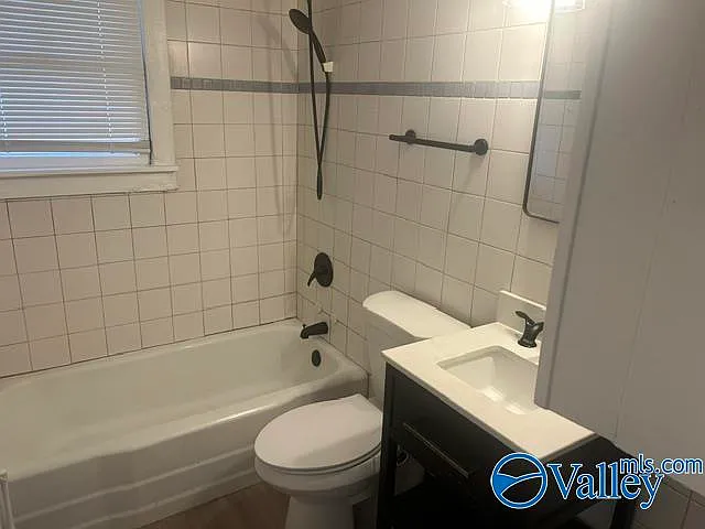 806 Russell St NE — Photo 7