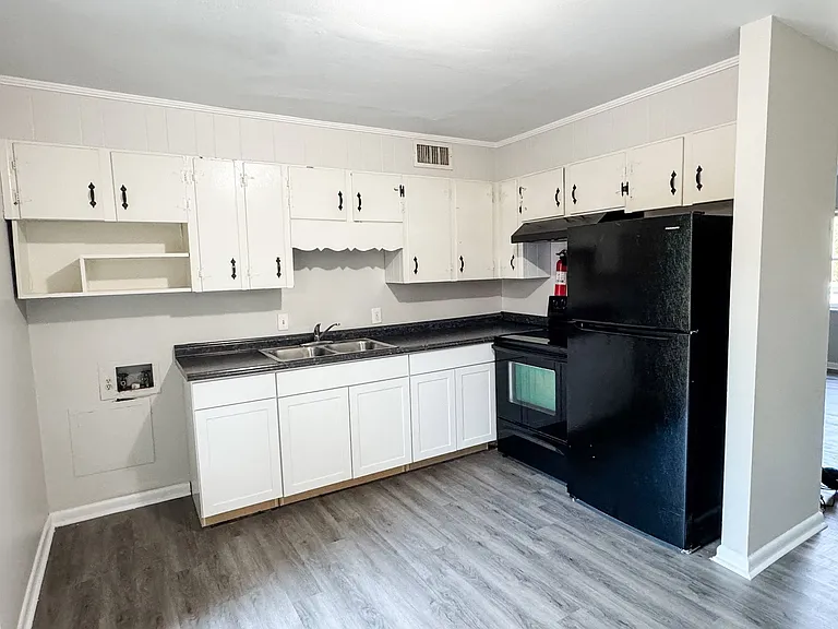 1802 Kings Chapel Rd #2 — Photo 8