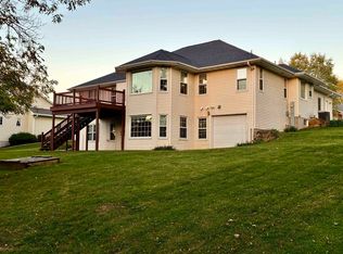 1150 Reddy Dr, Platteville, WI 53818