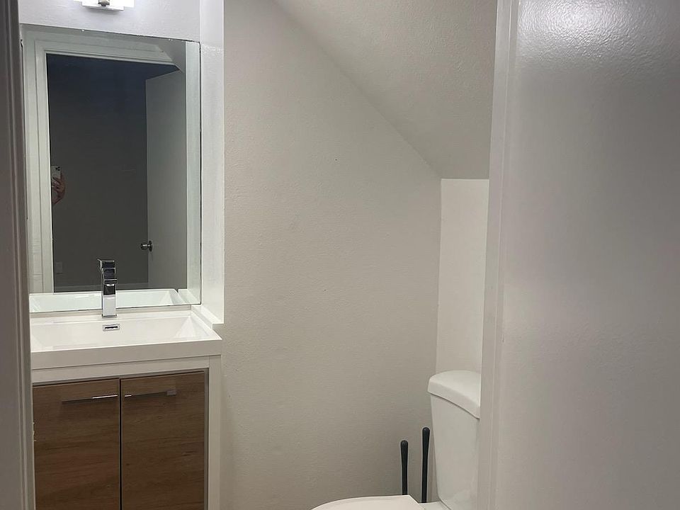 Guest Restroom