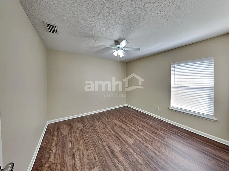 1224 Belhaven Ln — Photo 18