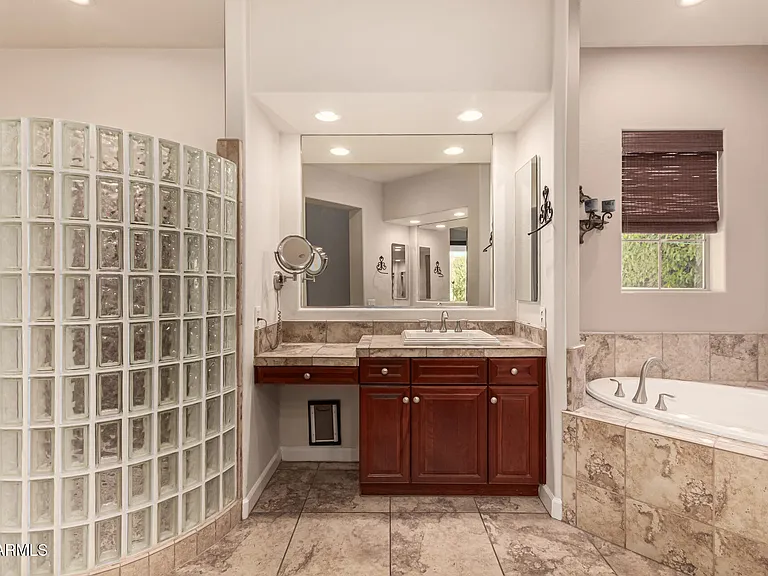 9246 W Molly Ln — Photo 28