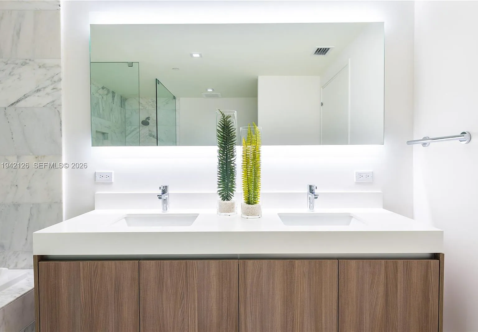 Tiffany House Condo — Photo 3
