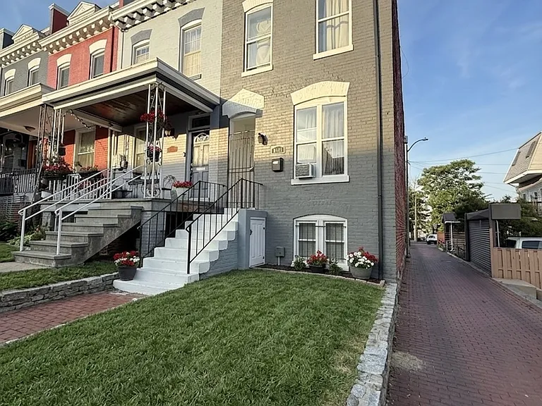 3111 Warder St NW — Photo 1
