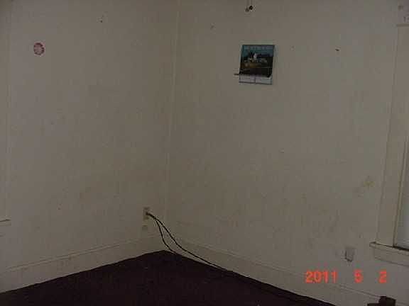4th image of 605 Charles St