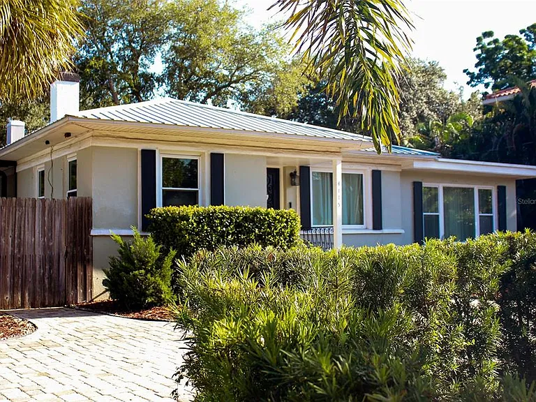 4115 W San Pedro St — Photo 1