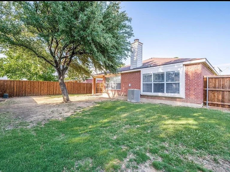 2312 Capeland Dr — Photo 8