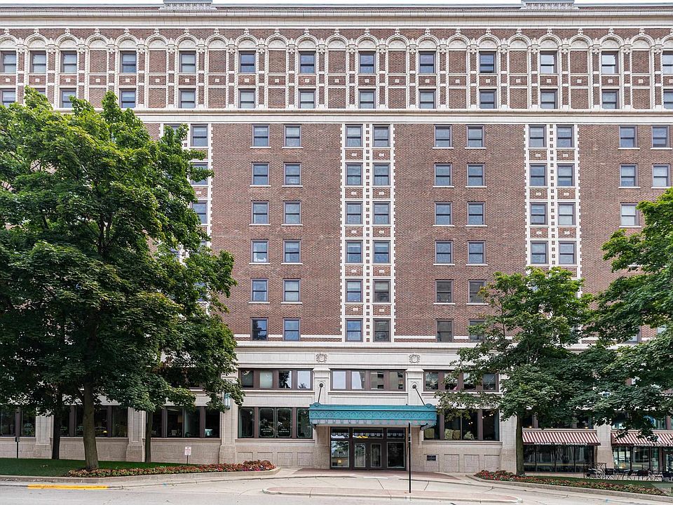 1st image of 123 W Washington Ave Unit 206