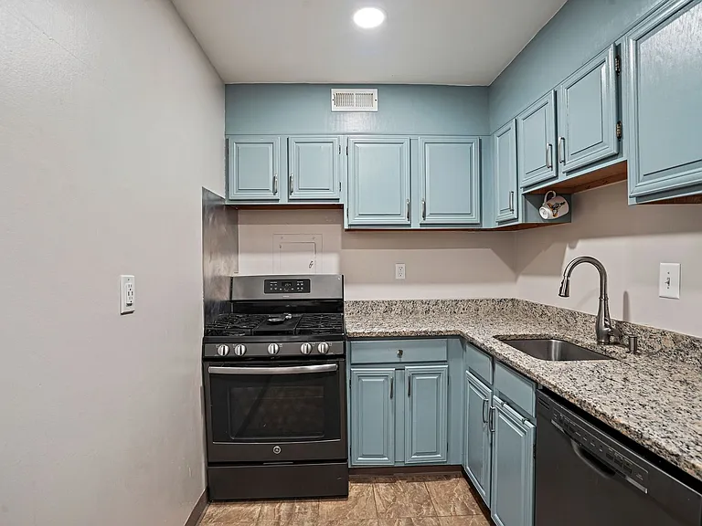 300 M St SW #806N — Photo 11