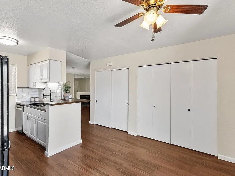 330 W Tonopah Dr #5 — Photo 23