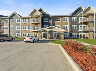 3550 Stone Creek Cir SW #204, Cedar Rapids, IA 52404