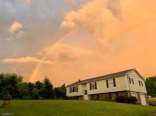 932 Potters Rd, Newton, NJ 07860