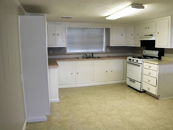 5th image of 210 Aucoin St