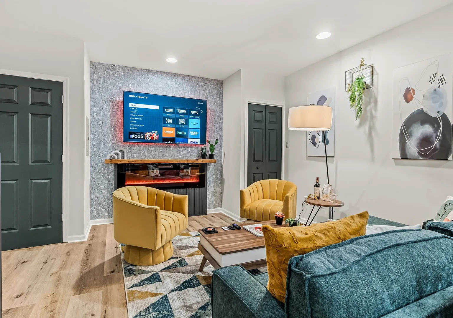 Vibrant and Stylish Home in the Heart of Philly — Photo 1