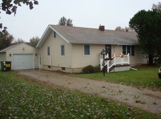 939 11th St, Westbrook, MN 56183