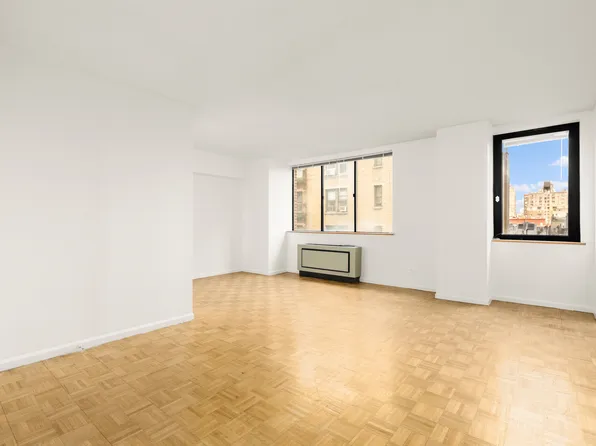 45 West 67th Street image 1 of 4