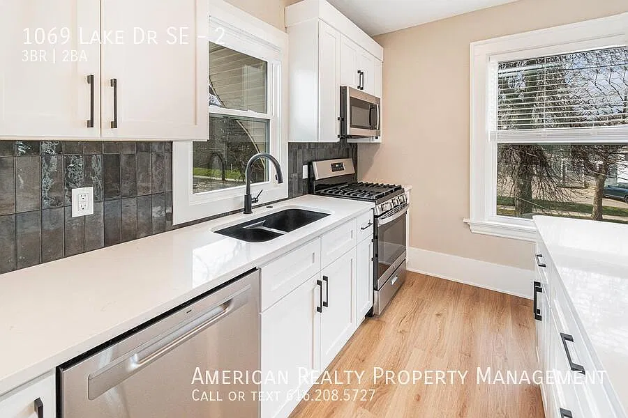 3 bed, 975 sqft, $2,600 — Photo 4
