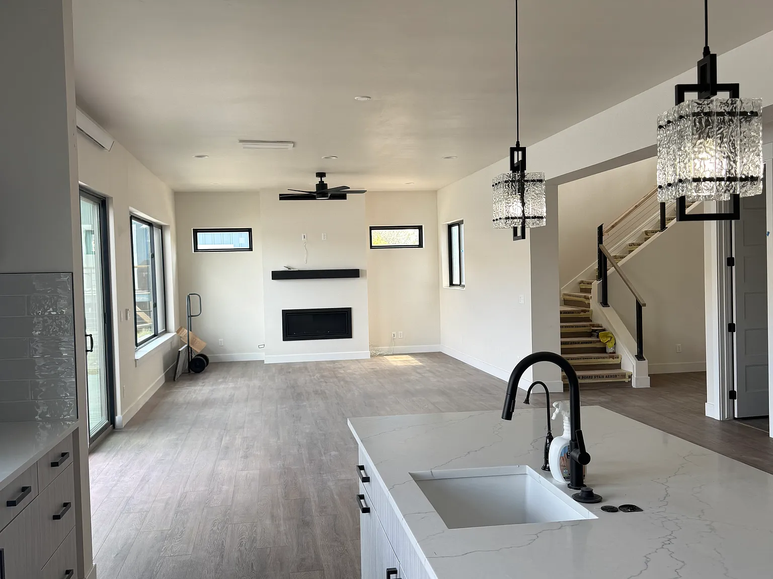 2 bed, 3.5 bath, 2900 sqft, $4,500 — Photo 1