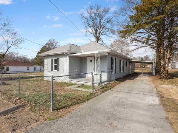 1905 E Garland St, West Frankfort, IL 62896
