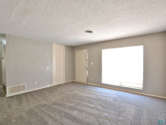 4th image of 520 W 18th St