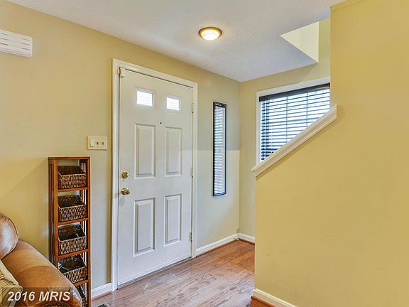 4th image of 1012 Nelson Ct NE