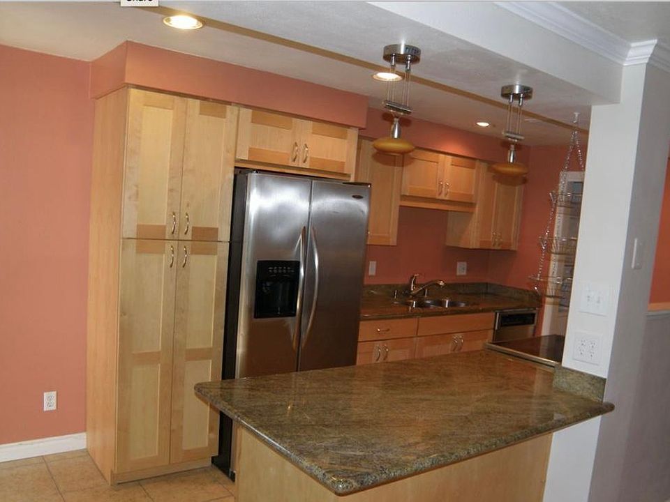1st image of 7217 NE 175th St Unit 212