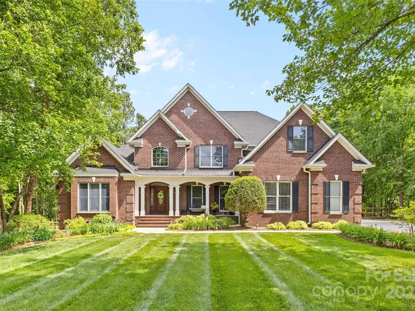 9918 Windrow Dr, Indian Trail, NC 28079